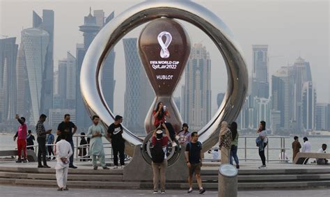 COPA DO MUNDO Catar vive do petróleo do gás e em desigualdade social