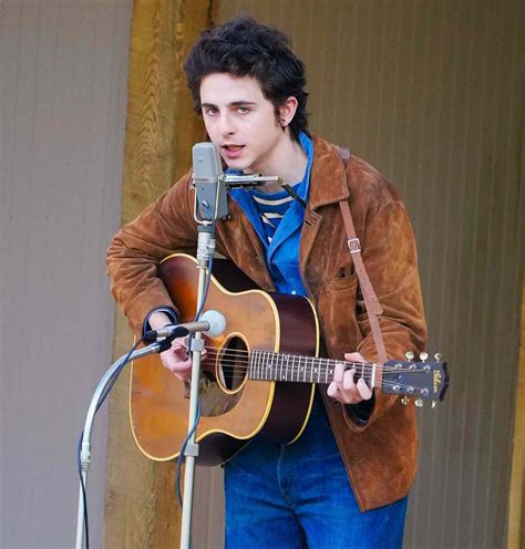 Timoth E Chalamet Takes The Stage As Bob Dylan For A Complete Unknown