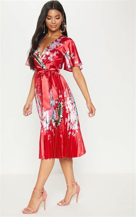 Red Floral Satin Pleated Midi Dress Prettylittlething Qa