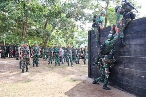 Pangdam Xii Tpr Serahkan Piala Tanjungpura Squad Competition Tahun