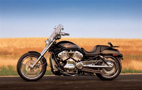 HARLEY-DAVIDSON VRSCA V-Rod (2004-2005) Specs, Performance & Photos ...