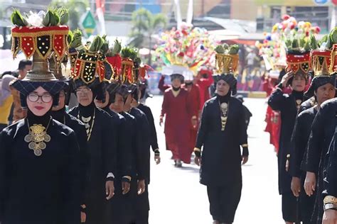 Rang Solok Baralek Gadang Perayaan Hasil Panen Padi Masyarakat Kota