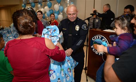 Tustin Police Departments Annual Santa Cop Festivities Spread Good