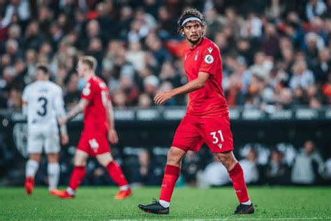 Scarpa comemora vitória pelo Nottingham Forest Gazeta Esportiva