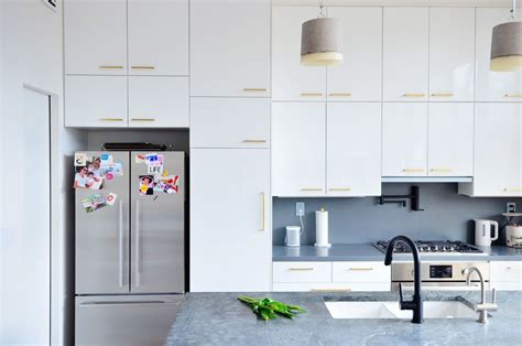 20+ Glossy White Kitchen Cabinets