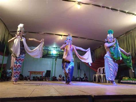 Kesenian Tradisional Tari Topeng Lengger Kuda Lumping