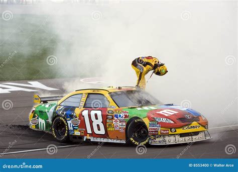 Kyle Busch Wins the 427 editorial image. Image of competition - 8553400