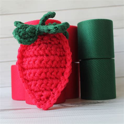 Ravelry Strawberry scrubbie pattern by Véronique Houde