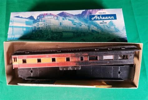 Undecorated Standard Observation Car HO Scale Athearn Blue Box