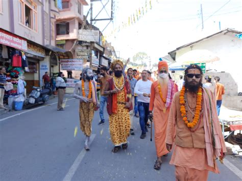 सर्व सनातन धर्म मंच ने साधू संतों के साथ निकाली भव्य शोभा यात्रा दिव्य प्रवचन भी हुए Prakrit Lok