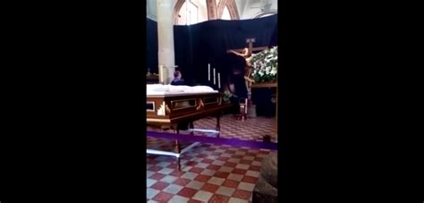 ¿milagro Fieles De Iglesia Mexicana Aseguran Que Figura De Cristo Movió Su Cabeza En Misa