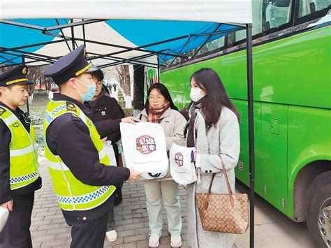 执法服务 疏堵结合护航市民出行 西安市持续开展客运市场秩序执法整治 西部网（陕西新闻网）