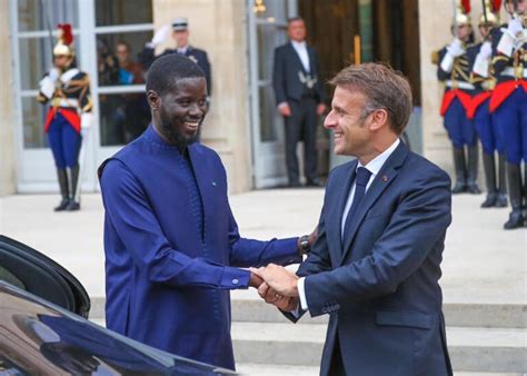 Sénégal après sa visite en France Macron prend une grosse décision