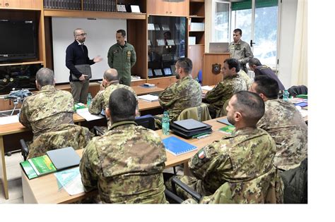 TERMINATO IL 18 CORSO PER OPERATORI DI MICRO E MINI APR Aeronautica