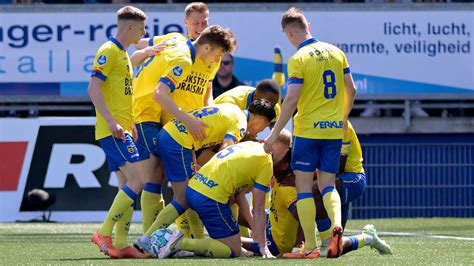 Cambuur Sluit Eredivisieschap Af Met Ruime Zege Op Rkc Waalwijk