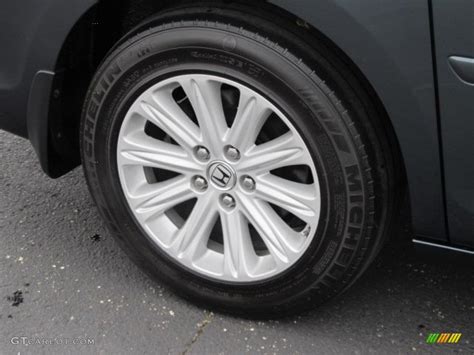 2006 Honda Odyssey Touring Wheel Photos