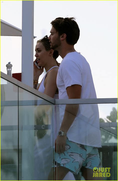 Miley Cyrus Gets Sweet Kiss From Boyfriend Patrick Schwarzenegger