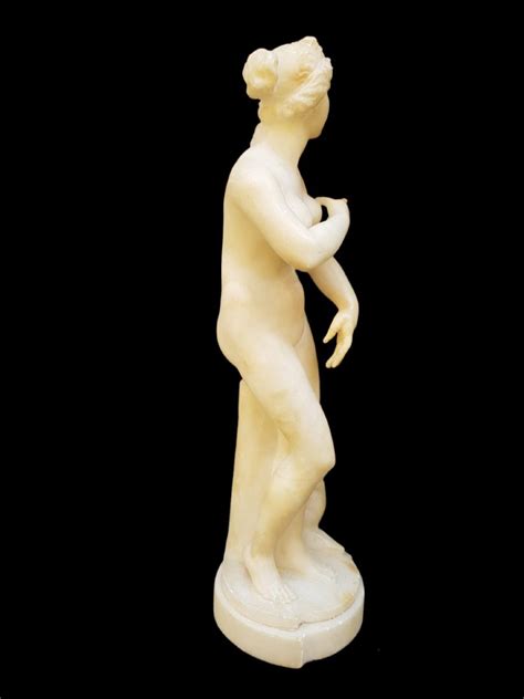 Proantic: Carved Alabaster Sculpture Depicting Venus. Italy ,late 19th