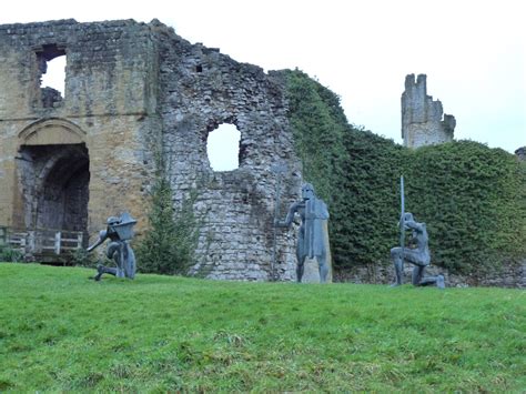 Barry In Thirsks Adventures: Helmsley Castle - 14 miles east of Thirsk.