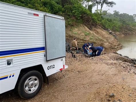 Corpo De Homem Encontrado Boiando No Rio Itaja A U Em Blumenau