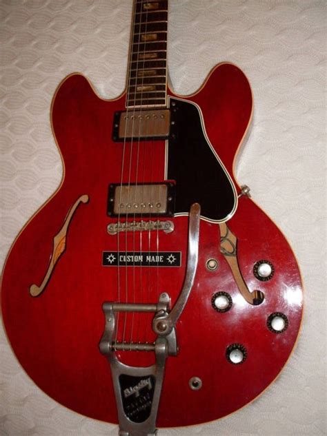 Gibson Es 335 With Gibson Custom Made Plaque