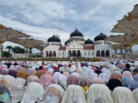 Shalat Idul Fitri Di Masjid Raya Baiturrahman Banda Aceh Khatib