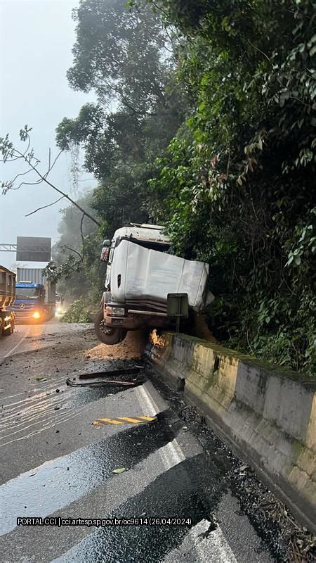 Colisão Entre Carreta E Caminhão Deixa Um Ferido Na Rodovia Anchieta Em