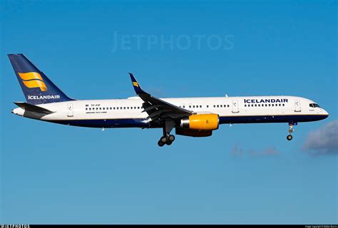 TF FIP Boeing 757 208 Icelandair Matteo Buono JetPhotos