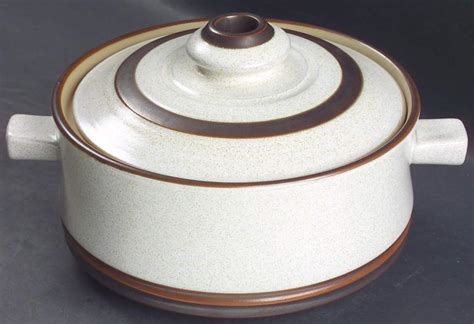 Potter S Wheel Rust Red 2 5 Qt Round Covered Casserole By Denby Langley