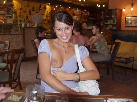 Single Boob Flash In Restaurant Pornzsage