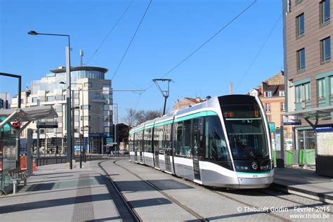 Tram Sur La Ligne T Ratp Saint Denis Photos De Trams Et