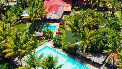 Isla De La Fantas A El Balneario Con Piscinas Rodeadas De Senderos En