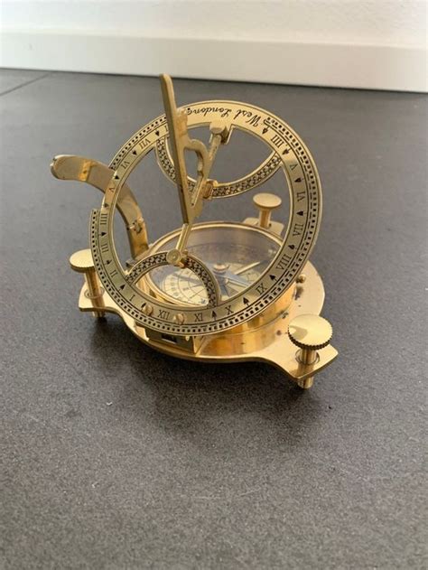 Sundial Compass Sonnenuhr Kompass Rund Messing Lackiert Kaufen Auf