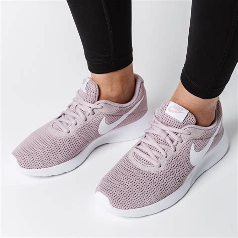 Nike Wmns Tanjun 812655 605 Różowy Damskie Buty Lifestyle 50 Style