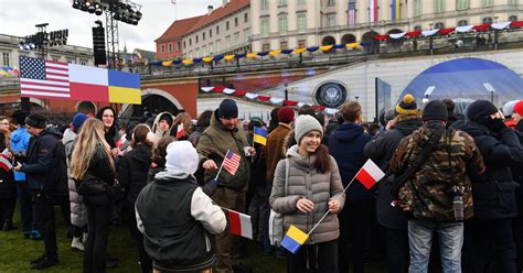 Joe Biden W Polsce T Umy Oczekuj Na Przem Wienie Prezydenta Usa