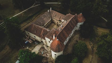 Fotogalerija Pogledajte Kako Napreduju Radovi Na Obnovi Dvorca Erd Dy