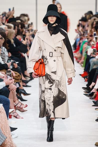 Sfilata Valentino Parigi Collezioni Autunno Inverno 2019 20 Vogue