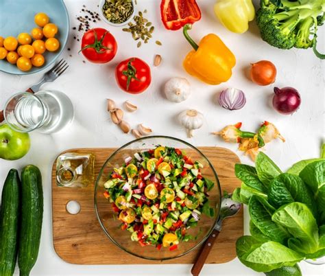 Ensalada Casera De Diversas Verduras Org Nicas En Un Recipiente De