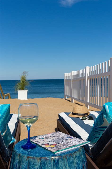 Oceanfront Cottage | Rooms | Blue Inn on the Beach | Plum Island Hotels ...