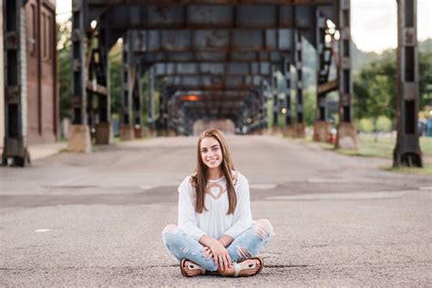 Strip District And Oakland Senior Session Janey — Pittsburgh Wedding