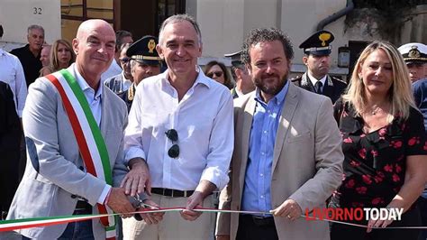 Alluvione Livorno Inaugurata La Nuova Piazza Delle Carrozze