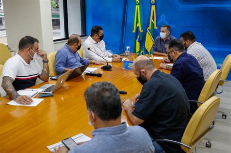 Waldez Góes faz acompanhamento de obras em toda rede regional de saúde