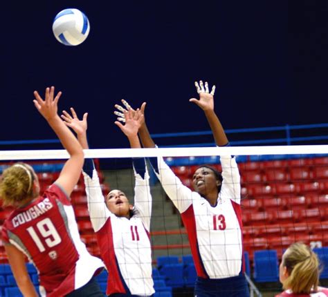 Arizona Volleyball Team Faces ‘faster Bigger Stronger Golden Bears