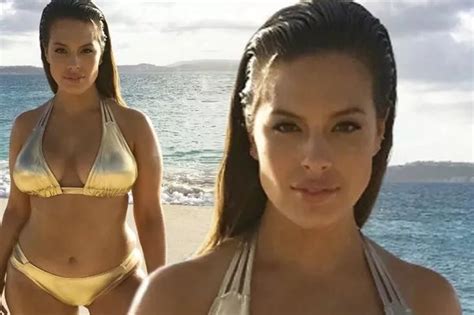 Plus Size Model Ashley Graham Stuns In Sexy Lingerie And Puts Waif Like Supers In The Shade