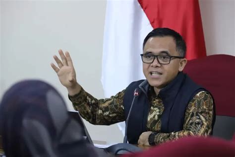 Menteri Panrb Pastikan Penyelesaian Masalah Tenaga Honorer Tanpa Phk