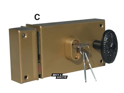 SERRURE et POIGNÉE C pour portail et portillon Brun Doutté