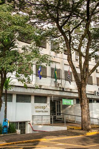 Fachada do prédio da Faculdade de Odontologia da Unesp de Araraquara