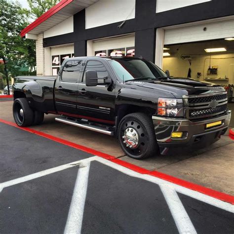 Custom Chevy Silverado Dually 3500