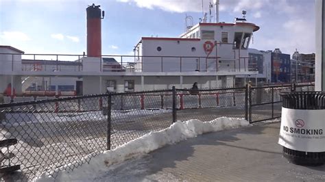 Island residents brave the cold of Casco Bay | WGME