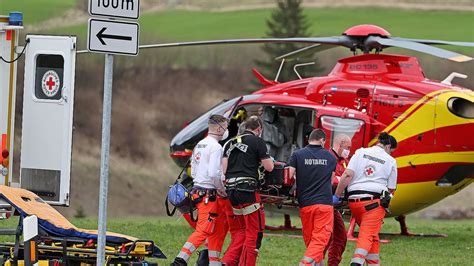 Schneizlreuth Bayern Schwerer Motorrad Unfall Auf Der Alpenstra E